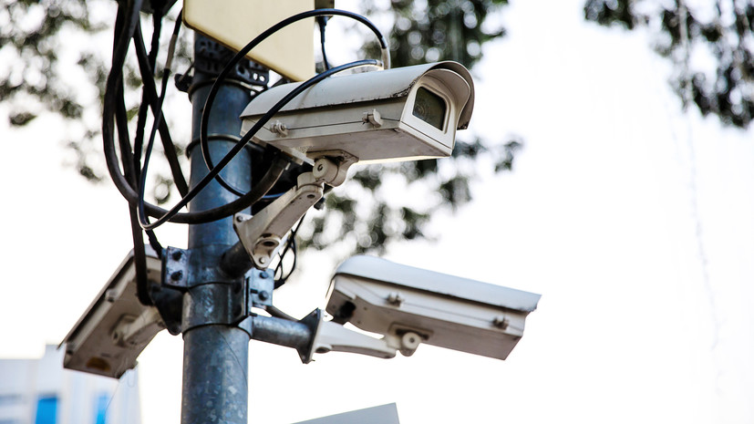 Комплексными системами обеспечения безопасности оборудуют более 600 соцобъектов в Петербурге