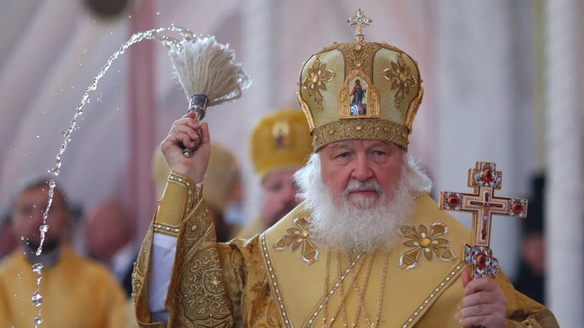 Патриарх Кирилл призвал не выносить общие суждения о покинувших Россию после спецоперации