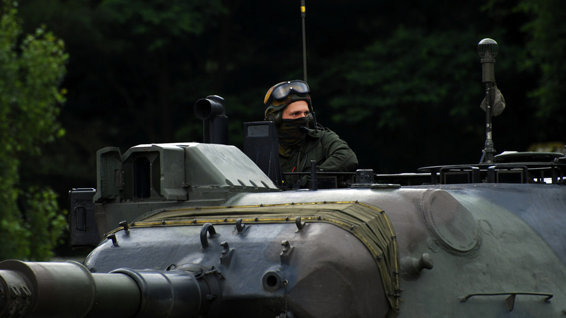 В МО Испании заявили, что Мадрид планирует подготовить танки Leopard для отправки Украине