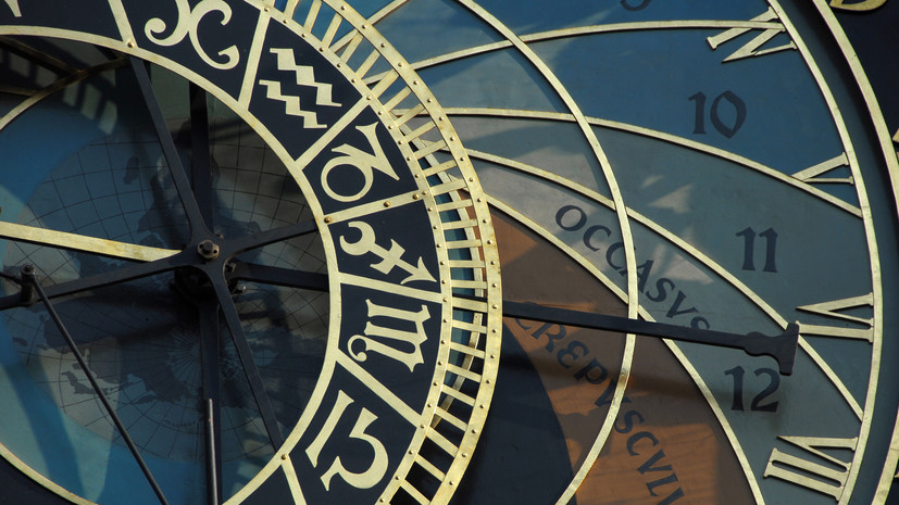 Психолог Панфилова прокомментировала моду на астрологов