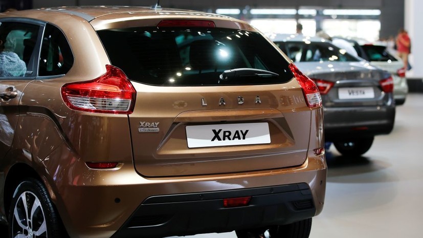 Запасы автомобилей Lada XRay у дилеров закончились