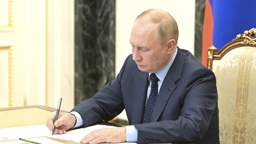 Путин подписал закон о штрафах и об аресте до 15 суток за неисполнение распоряжения судьи