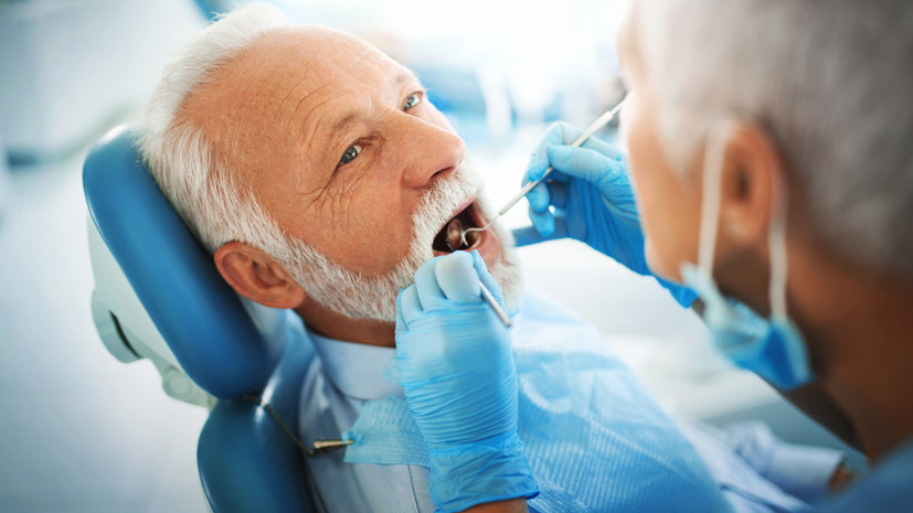 Стоматолог Антипенко напомнил о важности правильного ухода за зубами в пожилом возрасте
