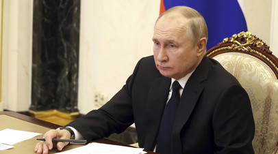 Путин поручил кабмину создать программу по трудоустройству и реабилитации участников СВО