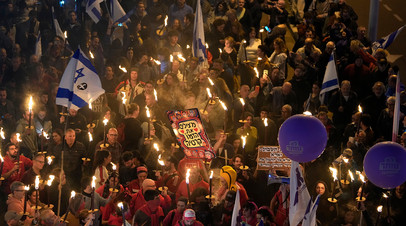 Около 100 тысяч человек вышли в Тель-Авиве на антиправительственную акцию