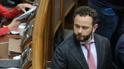 Дубинский: глава офиса Зеленского убирает из кабмина Украины нелояльных чиновников