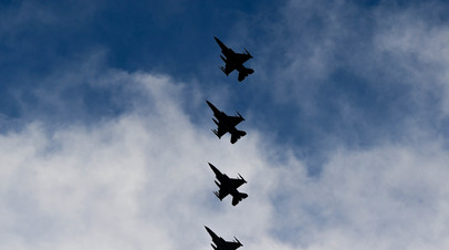 Истребители ВВС США F-16 Fighting Falcon