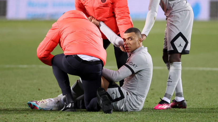 Le Parisien: Экитике заменит травмированного Мбаппе в ближайших матчах ПСЖ