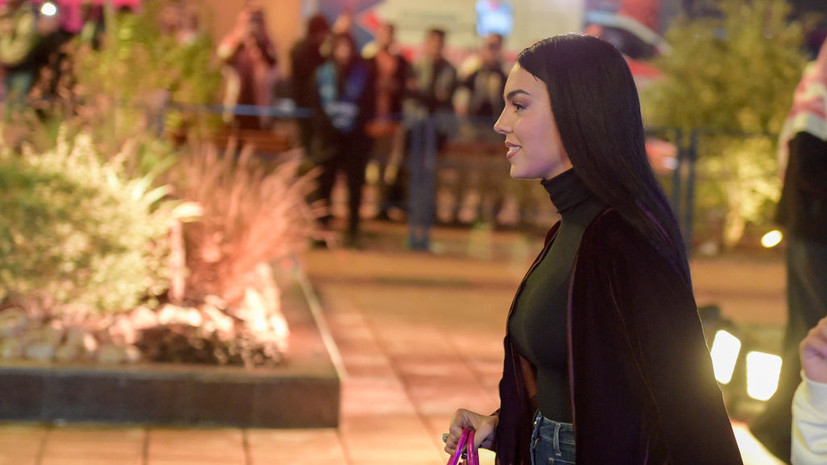 Marca: невесте Роналду грозит штраф за нарушение закона Саудовской Аравии о приличии