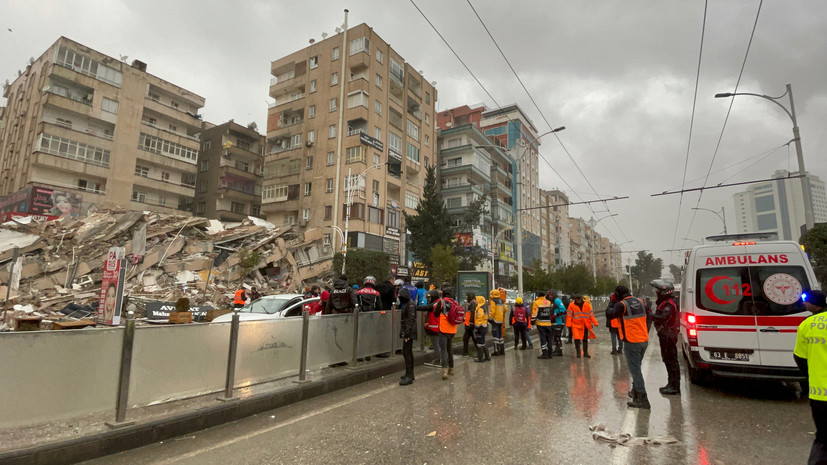 Власти Турции сообщили об отсутствии угрозы цунами на фоне землетрясений