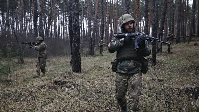 Украинские военные открыли огонь по Первомайску в ЛНР из РСЗО HIMARS