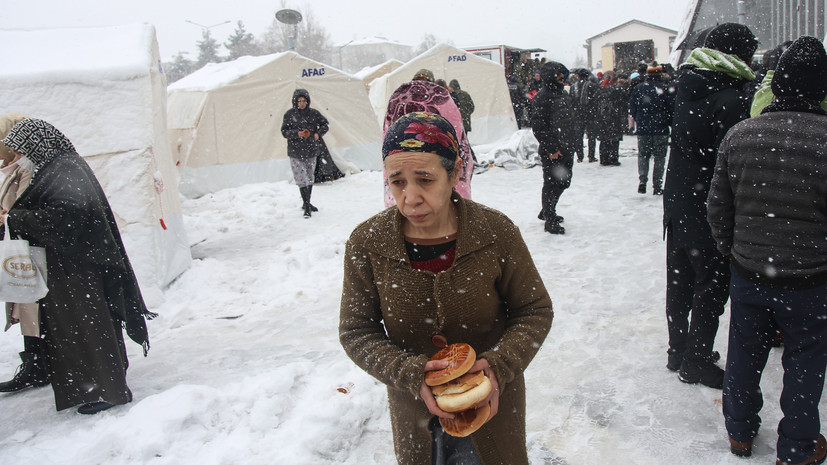 На стадионах турецких клубов собирают помощь для пострадавших от землетрясения