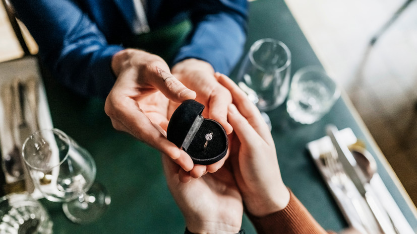 Организатор свадеб Афанасьева перечислила правила идеального предложения руки и сердца