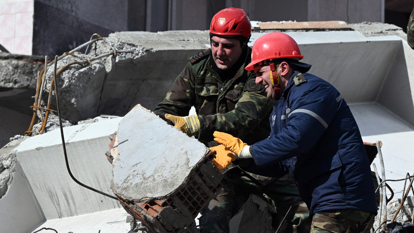 В пострадавшие от землетрясения регионы Турции отправлены более 28 тысяч силовиков