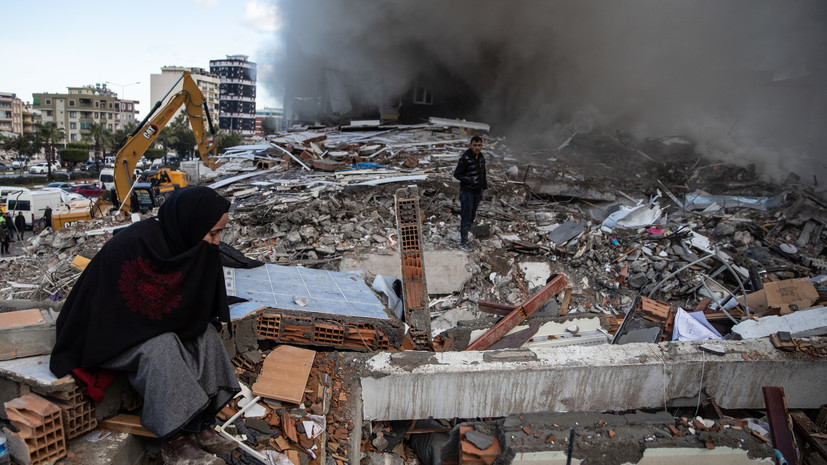 Число погибших в результате землетрясения в Турции выросло до 4544