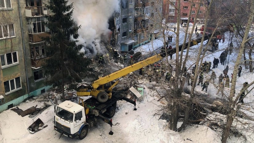 «Подъезда нет, всё обрушено»: что известно о взрыве газа в жилом доме в Новосибирске