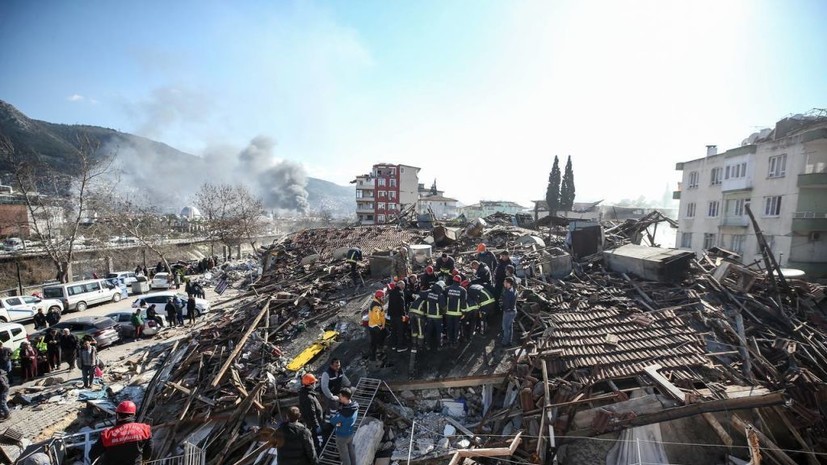 Спасатели определили предполагаемое местонахождение россиян под завалами в Антакье