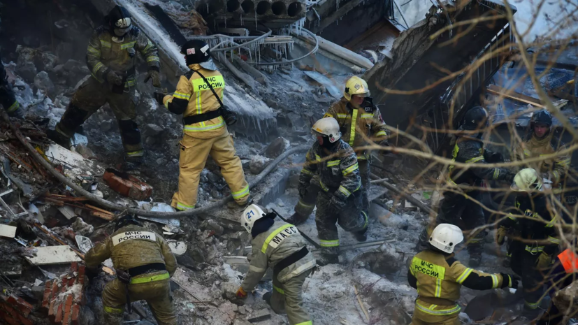 Число погибших при частичном обрушении дома в Новосибирске увеличилось до восьми