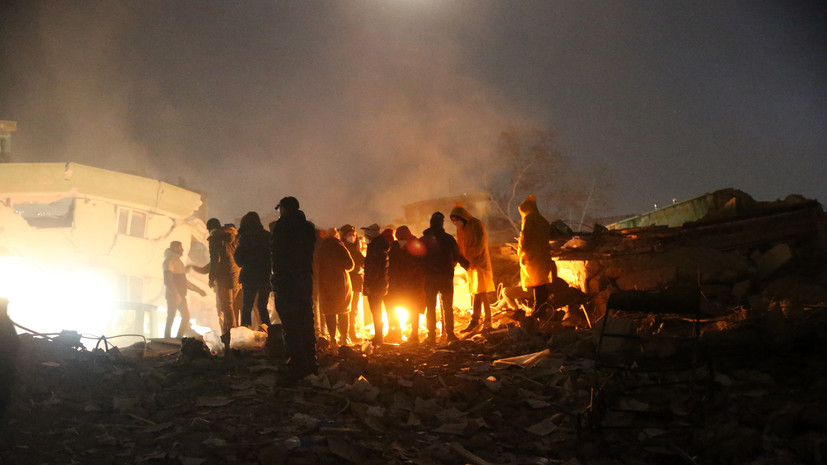 Мать и сын спасены из-под завалов в турецком Диярбакыре спустя 101 час после землетрясения