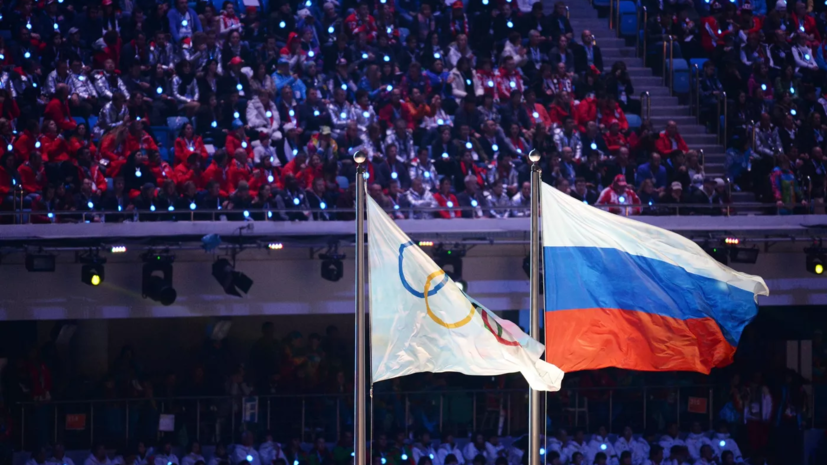 Тренер сборной России Фархутдинов: боксёры рады вновь побеждать под флагом своей страны