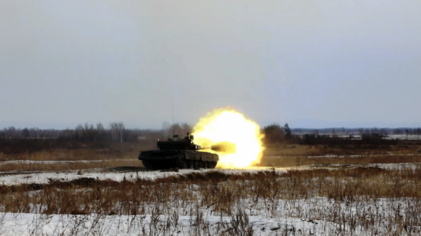 Бойцы ВВО завершили обучение на танках Т-80 в Хабаровском крае