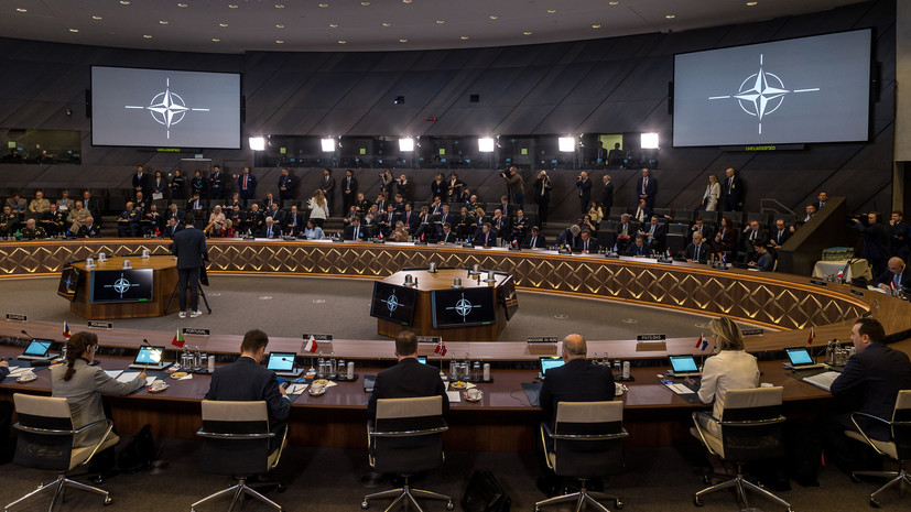 В НАТО создают координационную группу по защите подводной инфраструктуры