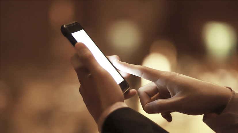 В Минцифры России призвали банки не оказывать услуги через мессенджеры из-за мошенников