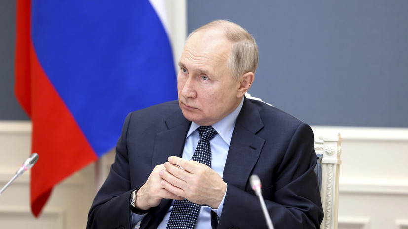 Путин поддержал идею Минцифры о цифровом удостоверении личности на смартфонах
