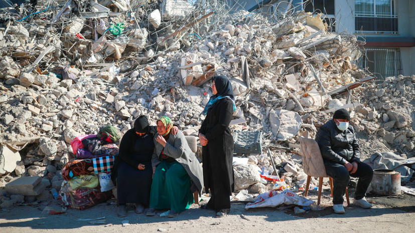 В Турции двое мужчин спасены из-под завалов спустя почти 11 дней после землетрясения