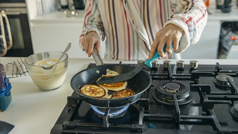 Диетолог Исакова рассказала, сколько блинов можно есть в день