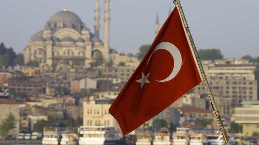 Парламент Турции продлил перерыв в работе