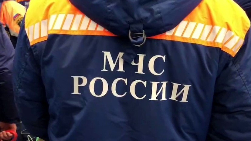 Сотрудники МЧС прибыли на место крушения вертолёта под Мурманском