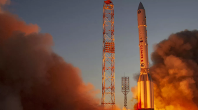 Ракета Протон-М со спутником Электро-Л стартовала с космодрома Байконур