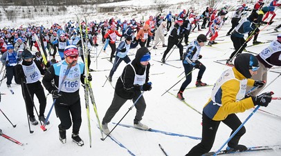 Участники Всероссийской массовой лыжной гонки «Лыжня России» в Химках