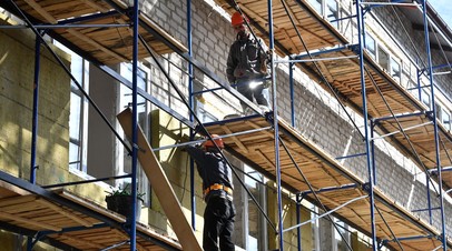 Ямальские строители восстановили десятки зданий в Волновахе в 2022 году