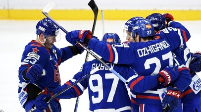 Хоккеисты СКА в матче с «Сибирью»