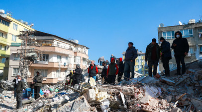 В Турции заявили о продолжении спасательных работ на месте менее 200 разрушенных домов