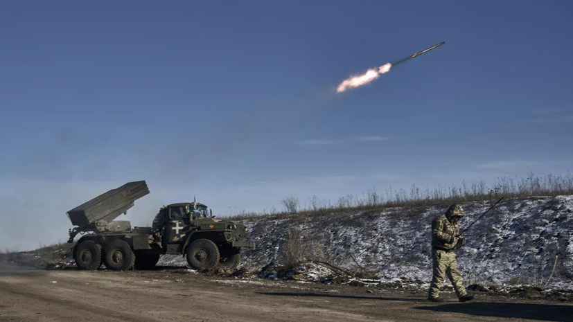 СЦКК: украинские войска выпустили по Петровскому району Донецка 20 ракет из РСЗО