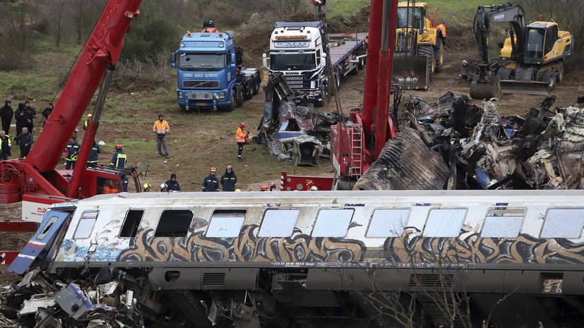 Число жертв столкновения поездов в Греции возросло до 46