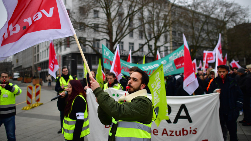 В ряде городов Германии начались забастовки сотрудников общественного транспорта