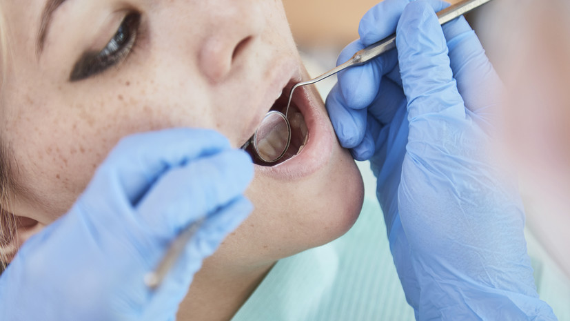 Стоматолог Мелехова опровергла популярные мифы об имплантации зубов