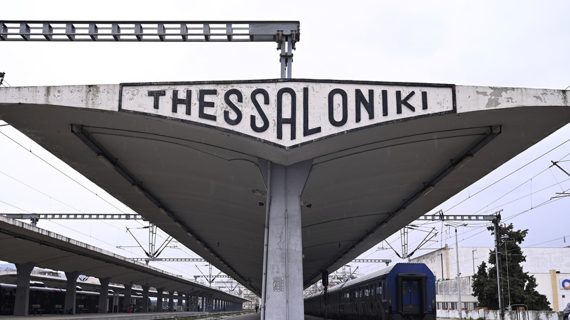 Греческие железнодорожники продлили забастовку на 48 часов после аварии