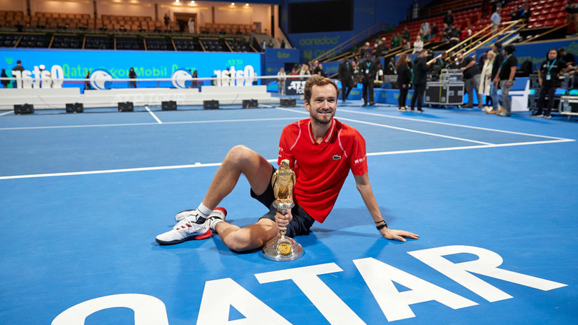 Медведев победил Рублёва в двух сетах в финале турнира в Дубае