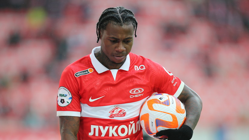 «Спартак» наказали из-за брошенной фанатами зажигалки на поле