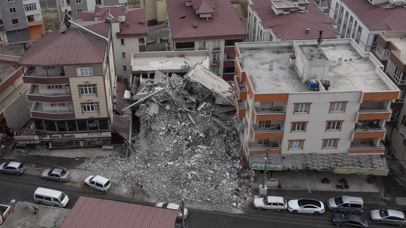Число жертв землетрясений в Турции достигло 48 тысяч