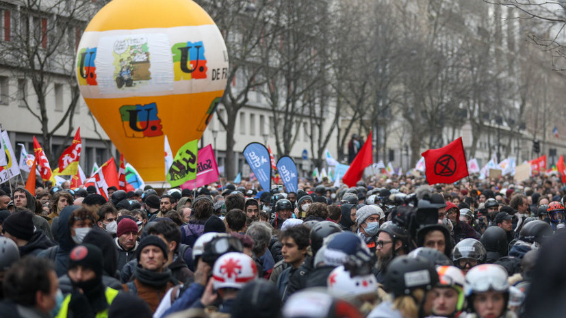 В Париже началась седьмая акция протеста против пенсионной реформы