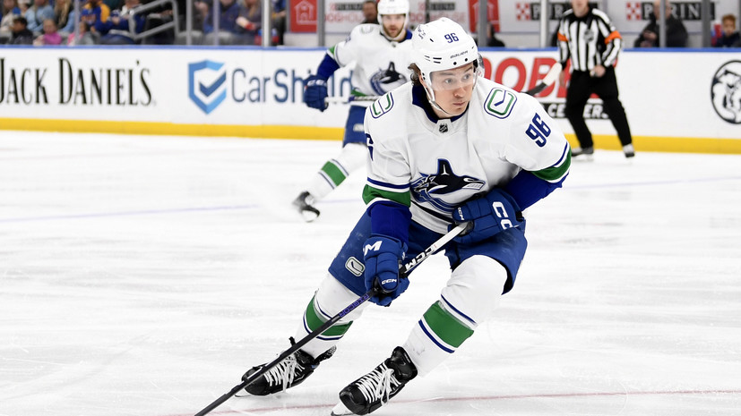 Дубль Кузьменко помог «Ванкуверу» обыграть «Оттаву» в НХЛ