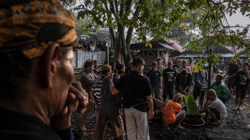 Straits Times: Индонезия депортировала с Бали 47 иностранцев, в том числе 13 россиян