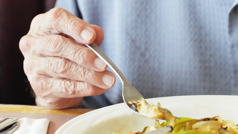 Диетолог Русакова посоветовала пожилым людям отказаться от жареных блюд перед сном