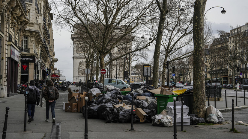 Мэрия Парижа открыла кризисный штаб для борьбы с последствиями протестов